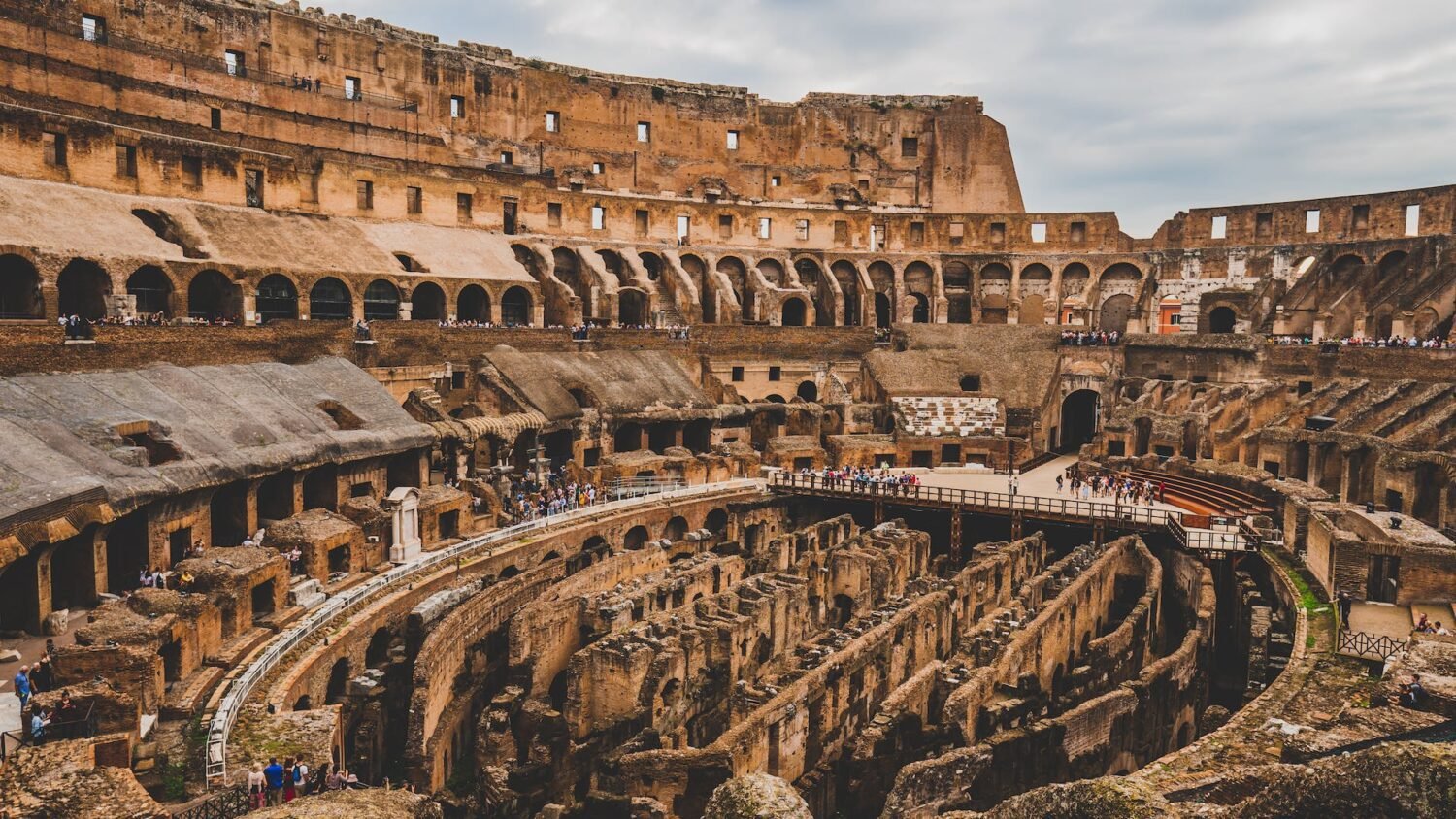 Skip the Line: Colosseum Small Group Tour with Roman Forum & Palatine Hill