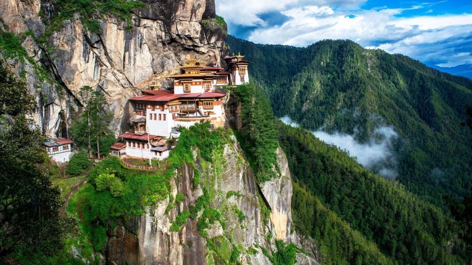 Exploring the Majesty of Bhutan: A 4-Day Adventure