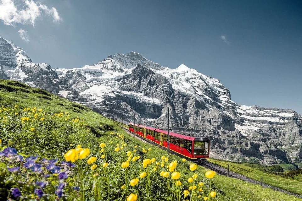 Unforgettable Train Journey to Jungfraujoch: A Complete Guide from Interlaken